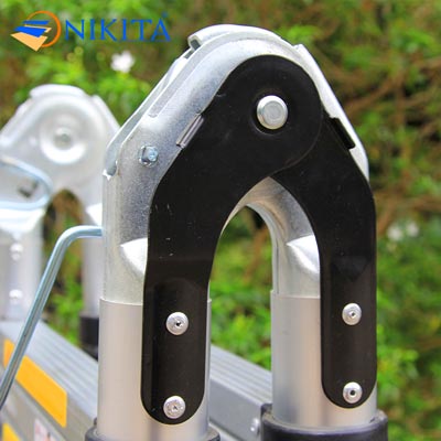 Thang rút chữ A đa năng có bánh xe NIKITA